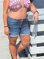 Sexiest mature mommies like posing