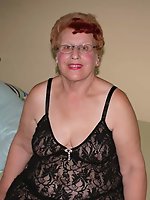 English mature mamas put on sexy clothes